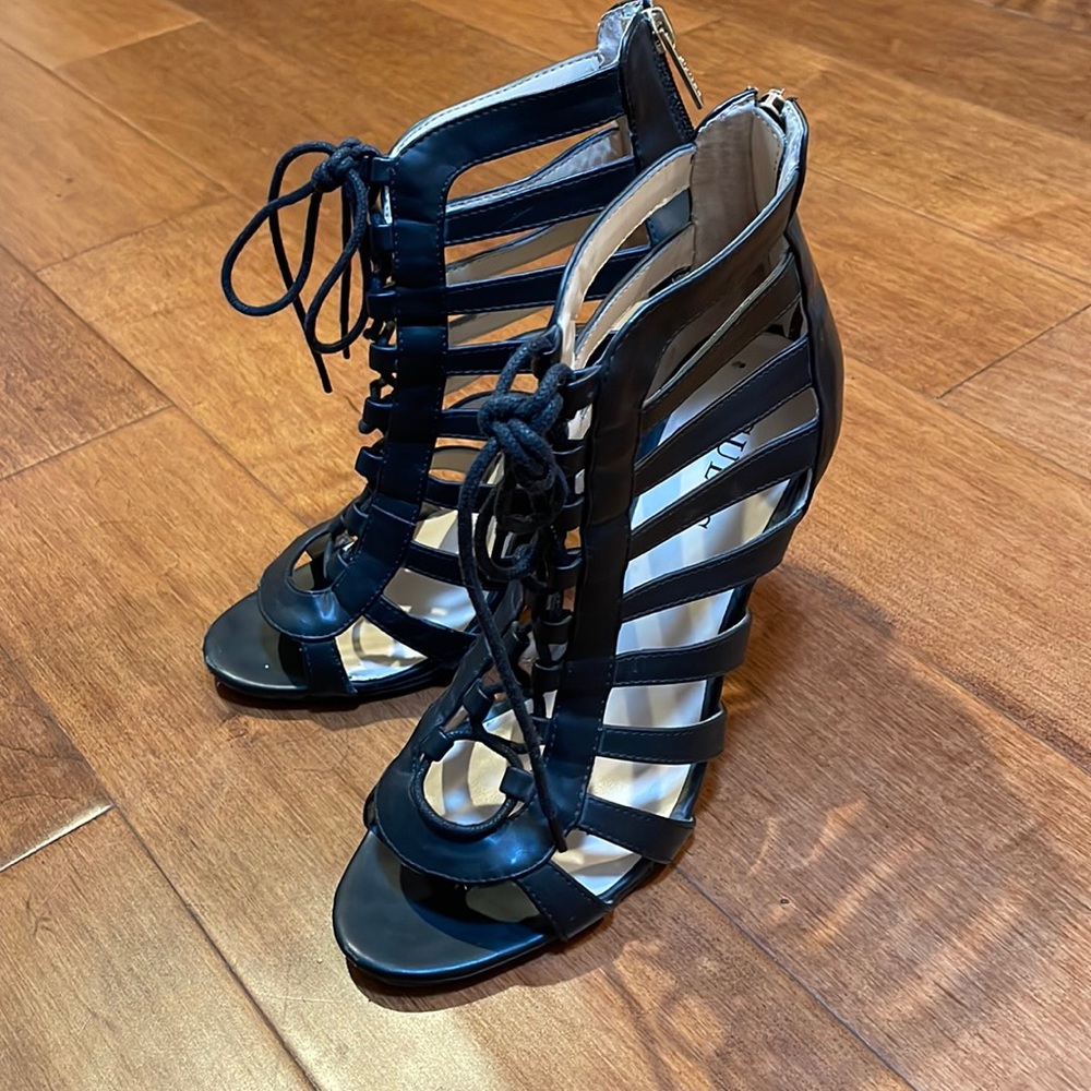 Guess strappy black heels zip up heel lace up front 8.5